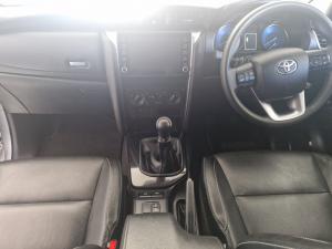 Toyota Fortuner 2.4GD-6 manual - Image 6