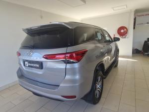 Toyota Fortuner 2.4GD-6 manual - Image 2