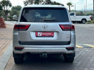 Toyota Land Cruiser 300 3.3D ZX - Image 5