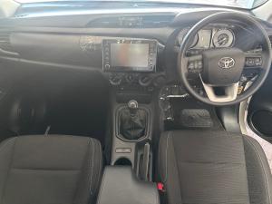Toyota Hilux 2.4GD-6 Xtra cab Raider manual - Image 6
