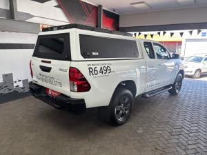 Toyota Hilux 2.4GD-6 Xtra cab Raider manual - Image 2