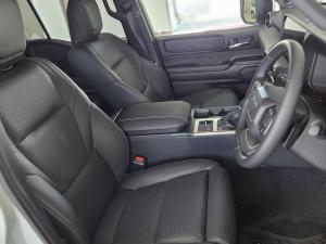 Toyota Land Cruiser Prado 2.8GD VX-L - Image 17