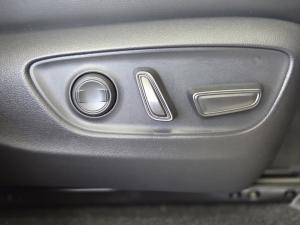 Toyota Land Cruiser Prado 2.8GD VX-L - Image 19