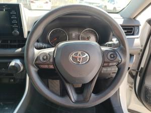 Toyota RAV4 2.0 GX auto - Image 8