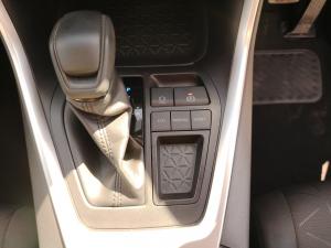 Toyota RAV4 2.0 GX auto - Image 12