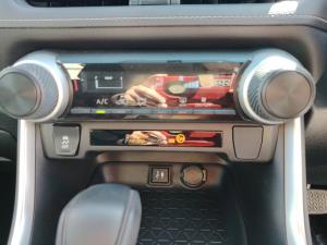 Toyota RAV4 2.0 GX auto - Image 16