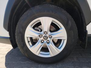 Toyota RAV4 2.0 GX auto - Image 19