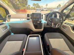 Toyota Quantum 2.8 SLWB bus 14-seater GL auto - Image 6