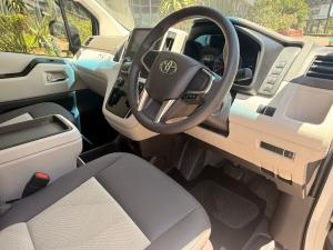 Toyota Quantum 2.8 SLWB bus 14-seater GL auto - Image 7