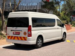 Toyota Quantum 2.8 SLWB bus 14-seater GL auto - Image 2