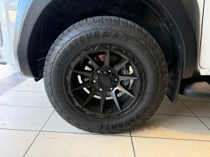 Toyota Hilux 2.8GD-6 double cab Raider auto - Image 10
