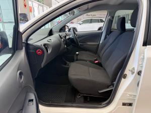 Toyota Etios hatch 1.5 Sprint - Image 7