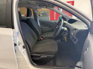 Toyota Etios hatch 1.5 Sprint - Image 8
