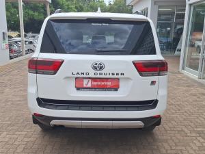 Toyota Land Cruiser 300 3.3D GR-Sport - Image 5