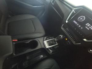 Isuzu D-Max 3.0TD double cab V-Cross 4x4 - Image 12