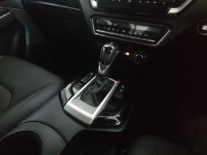 Isuzu D-Max 3.0TD double cab V-Cross 4x4 - Image 13