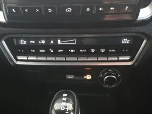 Isuzu D-Max 3.0TD double cab V-Cross 4x4 - Image 16