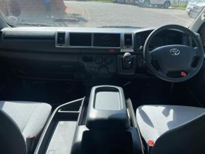 Toyota Hiace 2.5D-4D bus 14-seater GL - Image 6