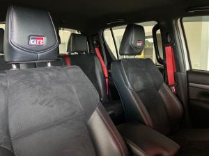 Toyota Hilux 2.8GD-6 double cab 4x4 GR-Sport - Image 17