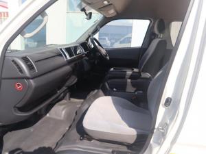 Toyota Hiace 2.5D-4D bus 14-seater GL - Image 7
