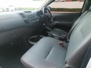 Toyota Hilux 2.5D-4D - Image 7