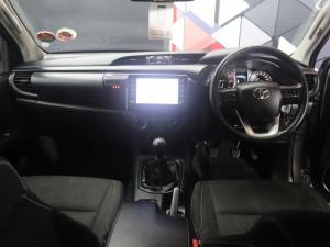 Toyota Hilux 2.4GD-6 double cab Raider manual - Image 6