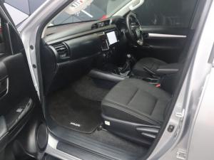 Toyota Hilux 2.4GD-6 double cab Raider manual - Image 7