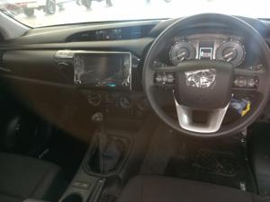 Toyota Hilux 2.4GD-6 single cab Raider manual - Image 6