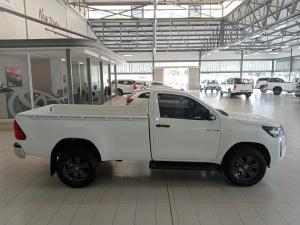 Toyota Hilux 2.4GD-6 single cab Raider manual - Image 3