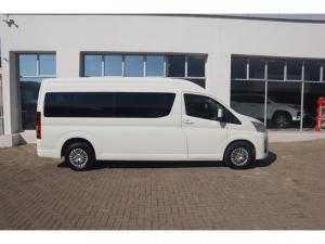 Toyota Quantum 2.8 SLWB bus 14-seater GL manual - Image 3