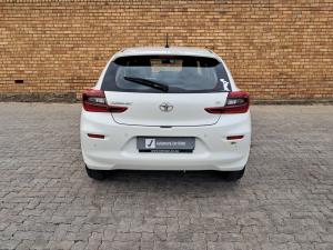 Toyota Starlet 1.5 XS auto - Image 5