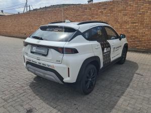 Toyota Starlet Cross 1.5 XS auto - Image 2