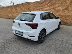 Volkswagen Polo hatch 1.0TSI Life manual - Image 2
