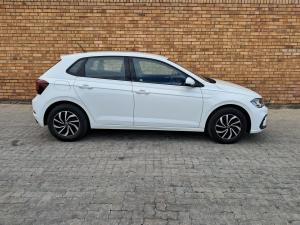 Volkswagen Polo hatch 1.0TSI Life manual - Image 3