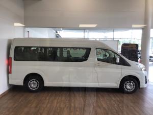 Toyota Quantum 2.8 SLWB bus 14-seater GL manual - Image 3