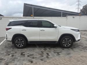 Toyota Fortuner 2.4GD-6 4x4 - Image 3