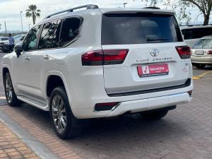Toyota Land Cruiser 300 3.3D ZX - Image 13