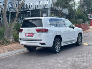 Toyota Land Cruiser 300 3.3D ZX - Image 2