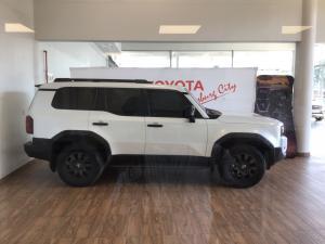 Toyota Land Cruiser Prado 2.8GD VX-R - Image 3