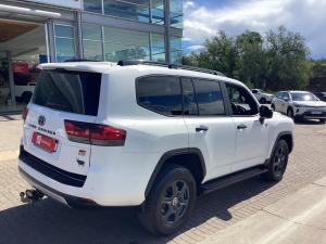 Toyota Land Cruiser 300 3.3D GR-Sport - Image 2