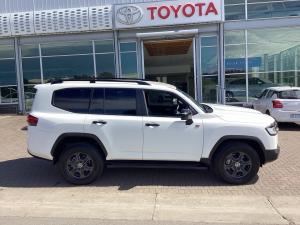 Toyota Land Cruiser 300 3.3D GR-Sport - Image 3