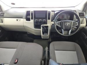 Toyota Quantum 2.8 LWB crew cab manual - Image 6