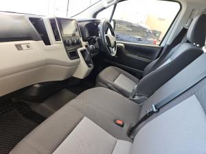 Toyota Quantum 2.8 LWB crew cab manual - Image 7