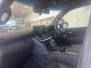 Toyota Land Cruiser 300 3.3D ZX - Image 7