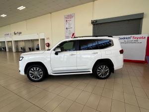 Toyota Land Cruiser 300 3.3D ZX - Image 19