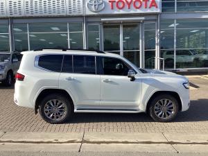 Toyota Land Cruiser 300 3.3D ZX - Image 3