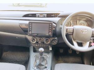 Toyota Hilux 2.4GD-6 double cab 4x4 Raider manual - Image 6