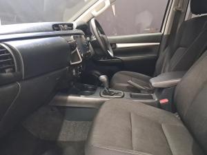 Toyota Hilux 2.8GD-6 48V double cab 4x4 Raider - Image 6