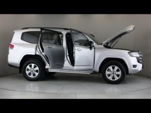 Toyota Land Cruiser 300 3.3D GX-R - Image 30