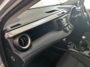 Toyota RAV4 2.0 GX - Image 7